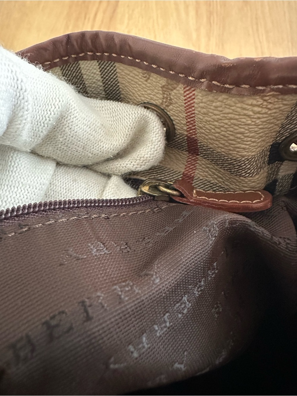 Burberry Nova Check Bucket Bag - Picture 11 of 14